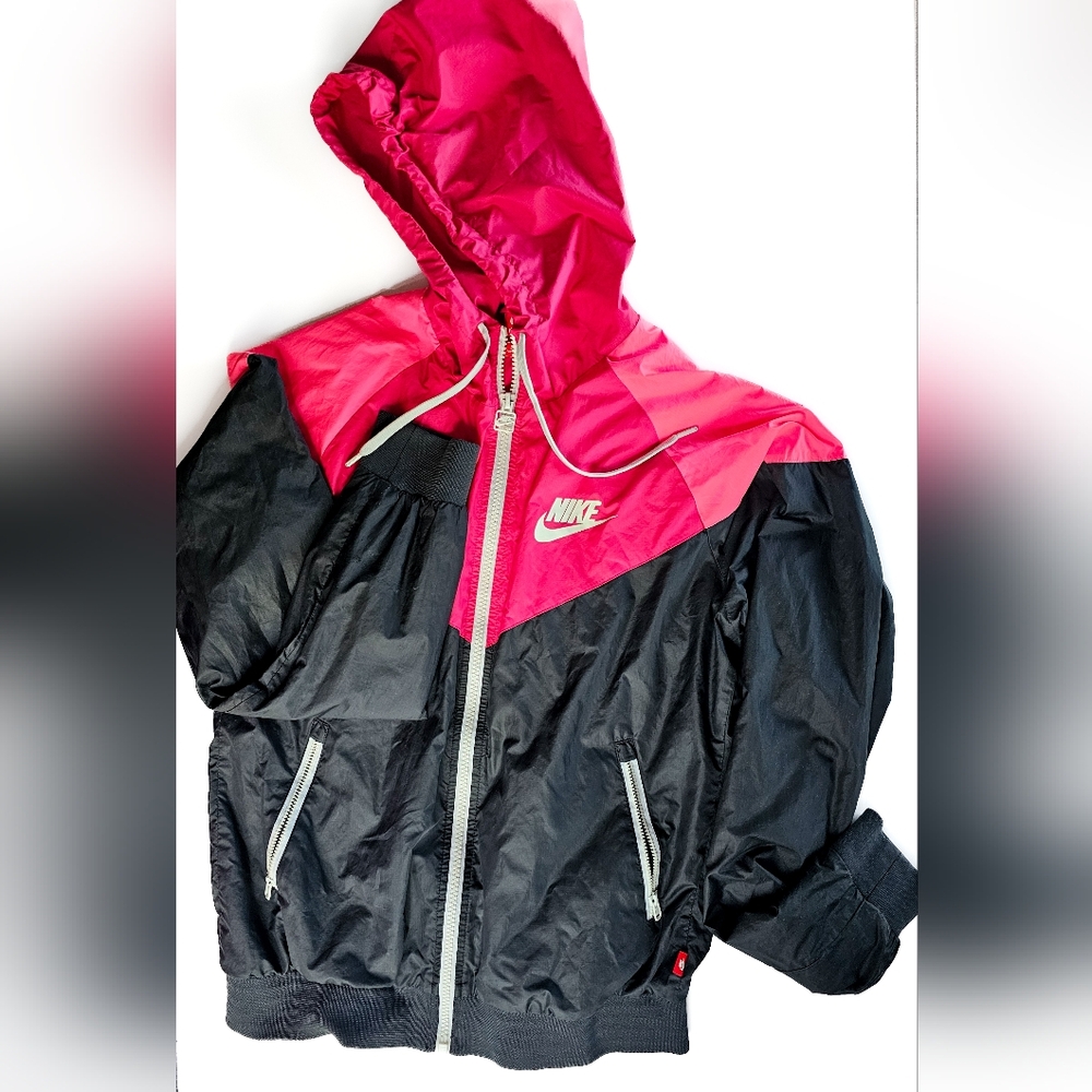 Nike Windbreaker Size Medium